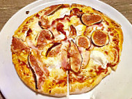 Pizza House Steinofenpizza food