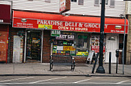 Paradise Deli outside