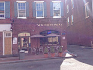 New Haven Style Pizza outside