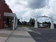 Sugar N Spice Bake Shop outside