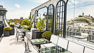 Kimpton Paris Sequoia Rooftop inside