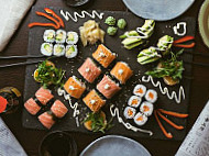 Fallidu running sushi & more food