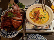 Na-ree Thai Restaurant food
