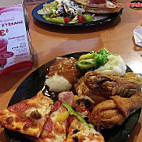 Shakey's Pizza Parlor food