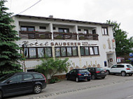 Hotel Gasthof Weinlandhof outside