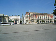 Cafe im Otto-Wagner-Pavillon outside