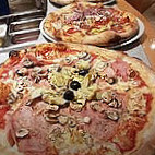 Pizzeria AL Torrente food