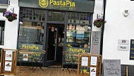 Pasta Pia outside