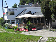 Donau.hof Ristorante / Bar Danubio outside