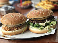 Burger Hütte food