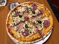 Pizzeria Peppone food