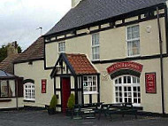 The Coach And Horses outside