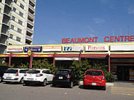 Le Bistrot Beaumont outside