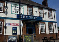 The Fry Inn outside