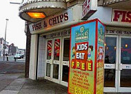 Captains Table Fish Chips outside