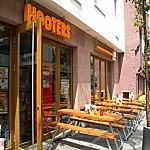 Hooters Frankfurt outside