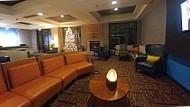 Bistro Courtyard By Marriott inside