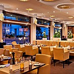 Fleming's Club im Fleming's Deluxe Hotel Frankfurt - Riverside people