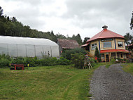 La Vieille ferme outside