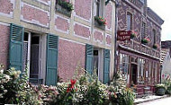 Ancien Hôtel Baudy outside