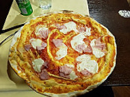 Isola Della Pizza food