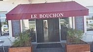 Le Bouchon inside