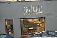 Ravigote outside