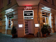Restaurant Mila outside