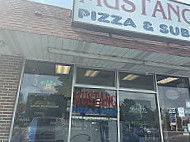 Mustang Pizza Subs outside