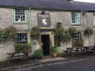 Red Lion At Litton outside