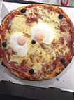 Pizza des Lys food