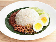 Nasi Lemak Berlauk Azee food