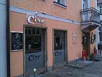 Ciro Cafe Cocktailbar outside