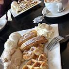 Parisella's Ice Cream Parlour food