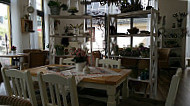 Anne's Cafe inside