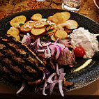 Griechisches Restaurant Syrtaki food