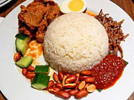 Rayyan Nasi Lemak food