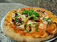 Pizzeria Amico food