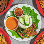 Restoran Garuda Raya food