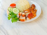 Hoo Yee Kee Hk Roasted Chicken Rice inside