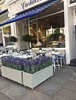 Carluccio's inside