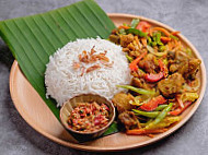 Nasi Ayam Goreng Kunyit Sedap Baq Ang food
