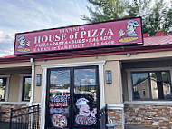 Yianni's House Of Pizza outside