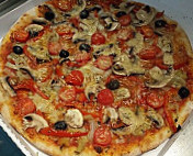 Pizza des Lices food