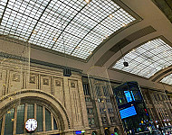 Hauptbahnhof inside