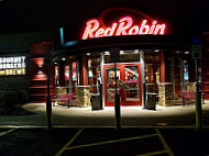 Red Robin Gourmet Burgers And Brews outside