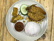 Ayam Penyet Nusantara food