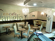 Eiscafe Vaniglia inside