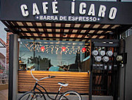 Cafe Icaro outside