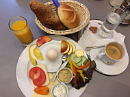 Cafe & Bistro Kowalski food